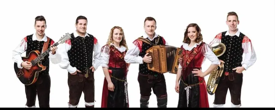 Srečanje godcev samoukov in zabava z ansamblom Banovšek na Podvajski ravni je odpovedano