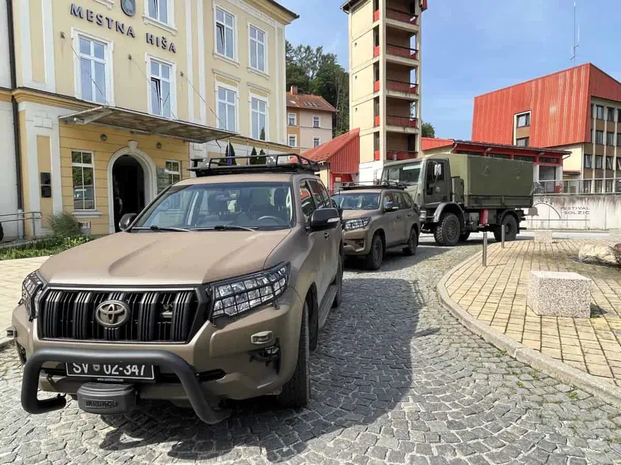 Na Ravne prispela obljubljena pomoč Slovenske vojske