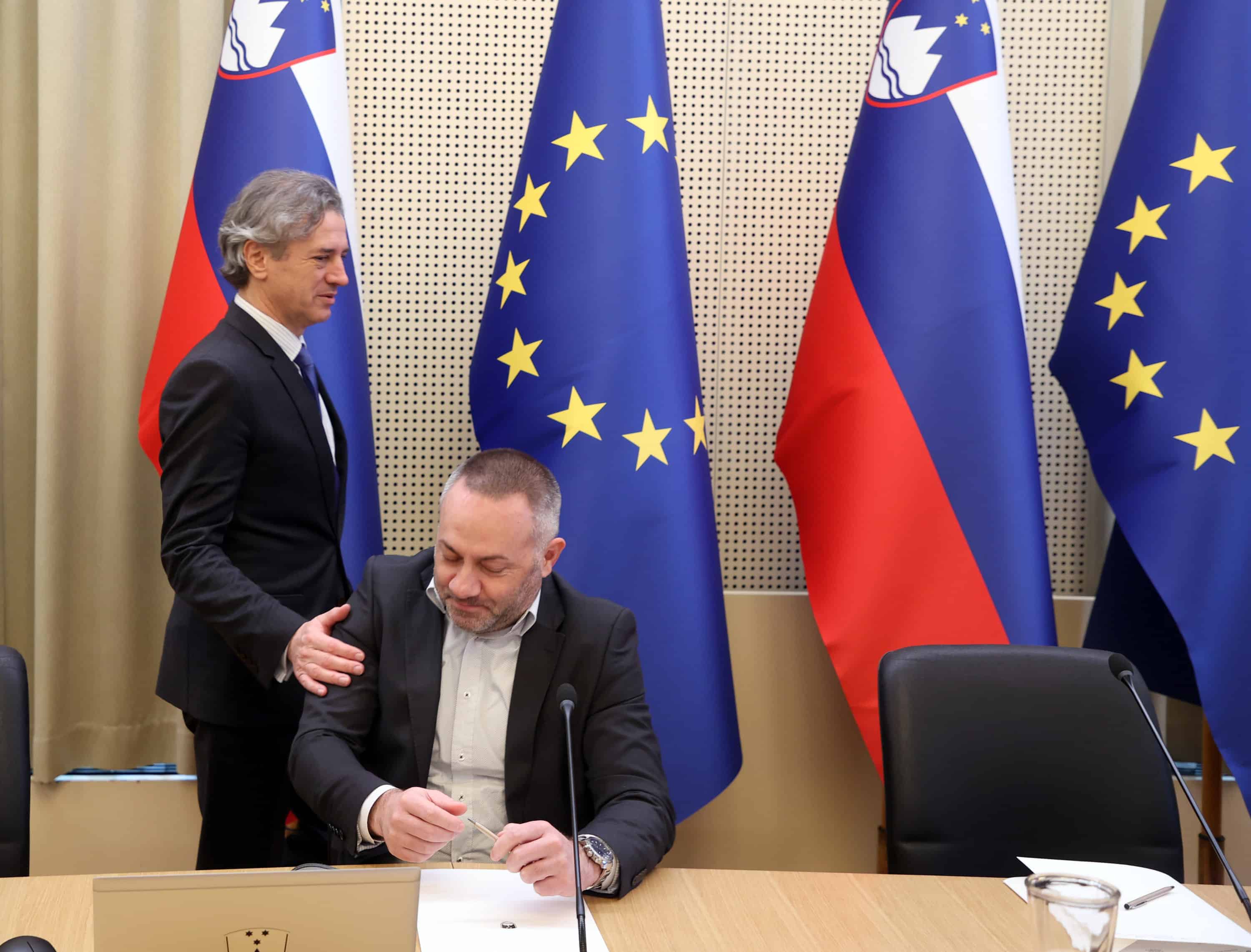 Minister za zdravje Bešič Loredan podpisal odstopno izjavo