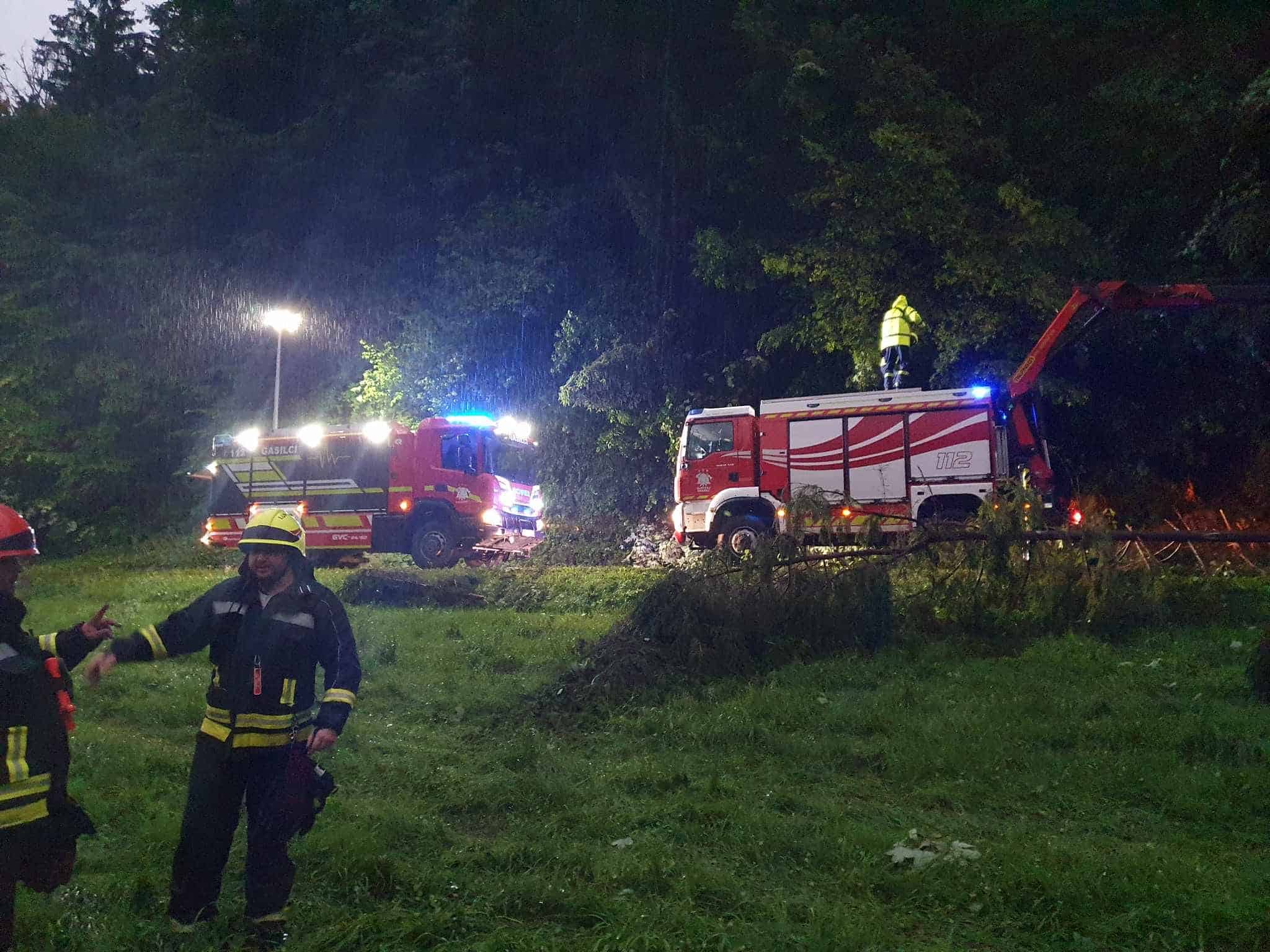 FOTO: Polne roke dela so imeli tudi gasilci PGD Podgorje