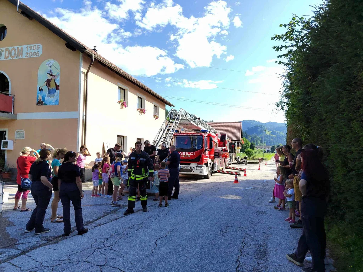 V Podgorju gasilci organizirali dan za družine. Pričenjajo tudi z aktivnimi gasilskimi počitnicami (FOTO)