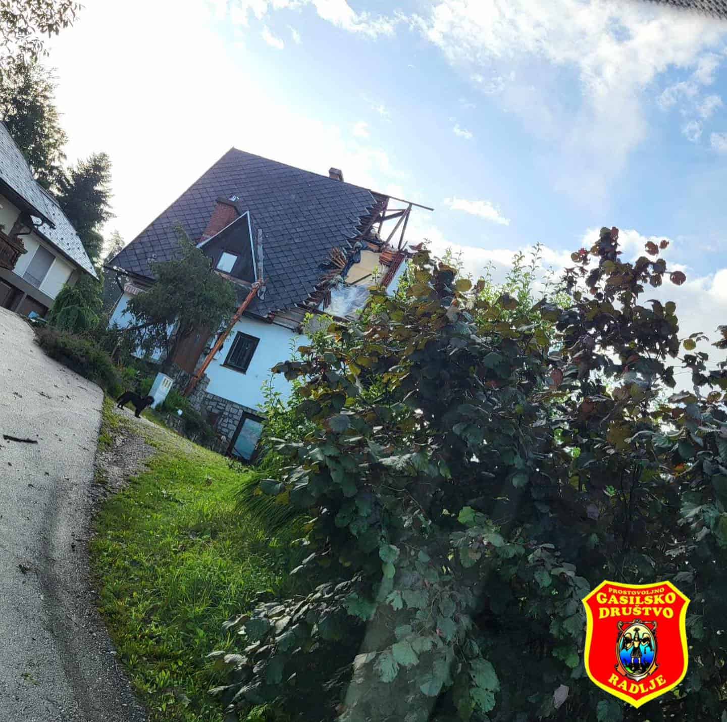 FOTO: Koroški gasilci danes posredovali na različnih  lokacijah