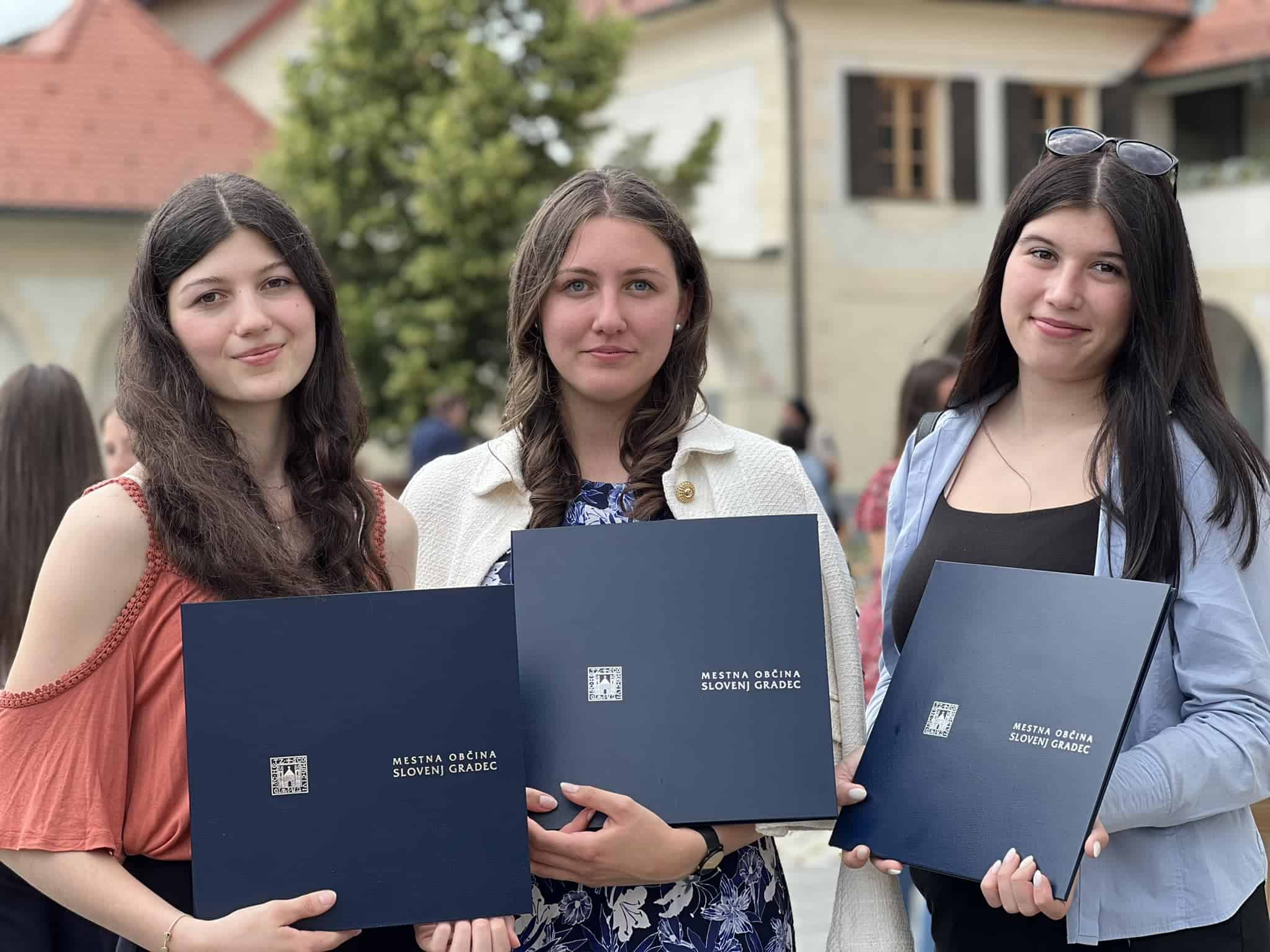 V Slovenjgraški srednji šoli dve zlati maturantki: Elma Husić in Jasmina Andrejc