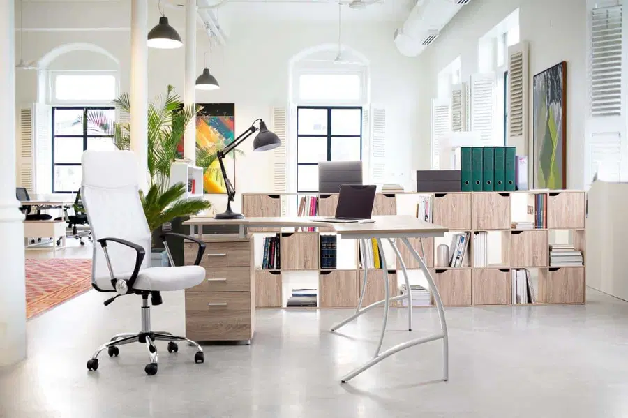Produktivno delovno okolje lahko ustvarite zgolj s kvalitetnim pisarniškim pohištvom
