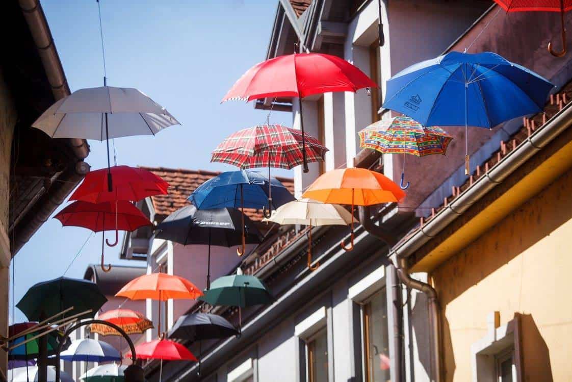 Na Ravnah na Koroškem potrebujejo dežnike in vas prosijo za pomoč