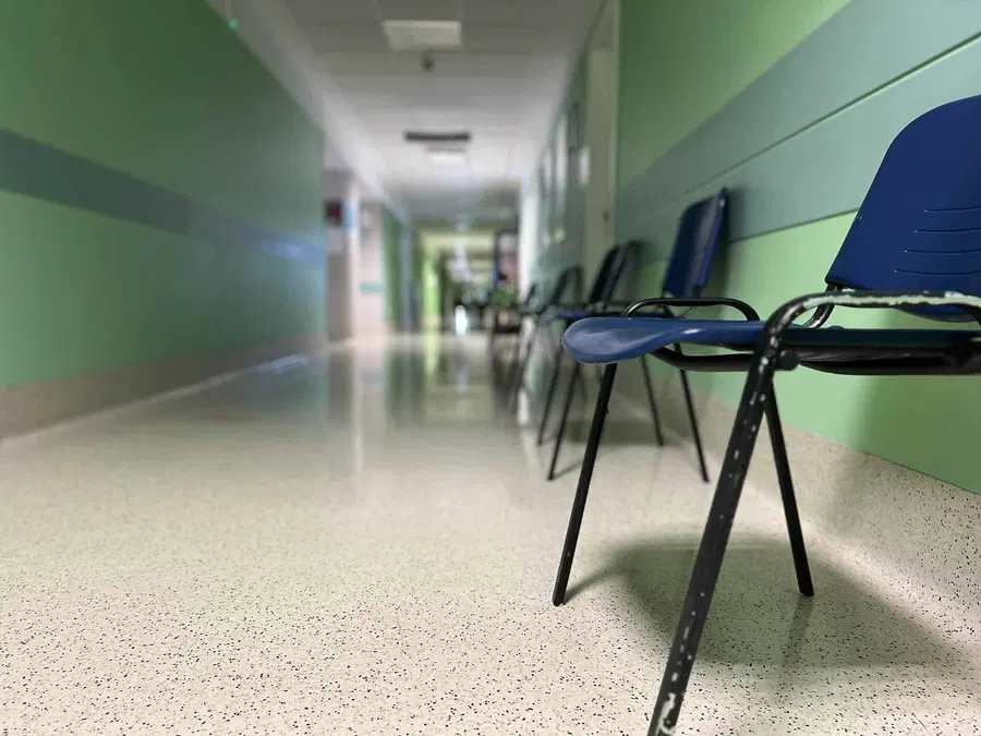 Ob mednarodnem dnevu pozivi k skrbi za medicinske sestre