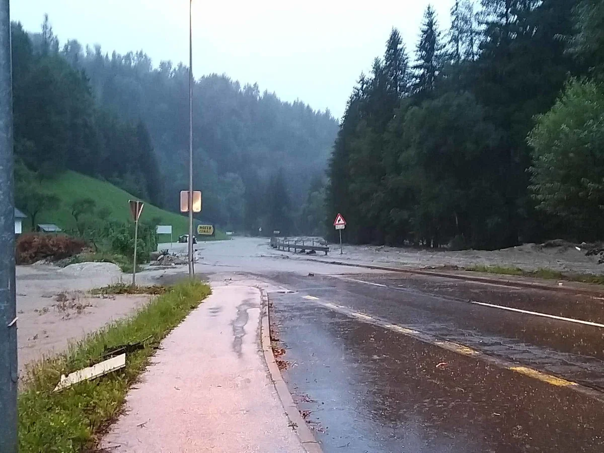 FOTO: Oglasili so se nam iz Mežice, ki je še vedno odrezana od sveta