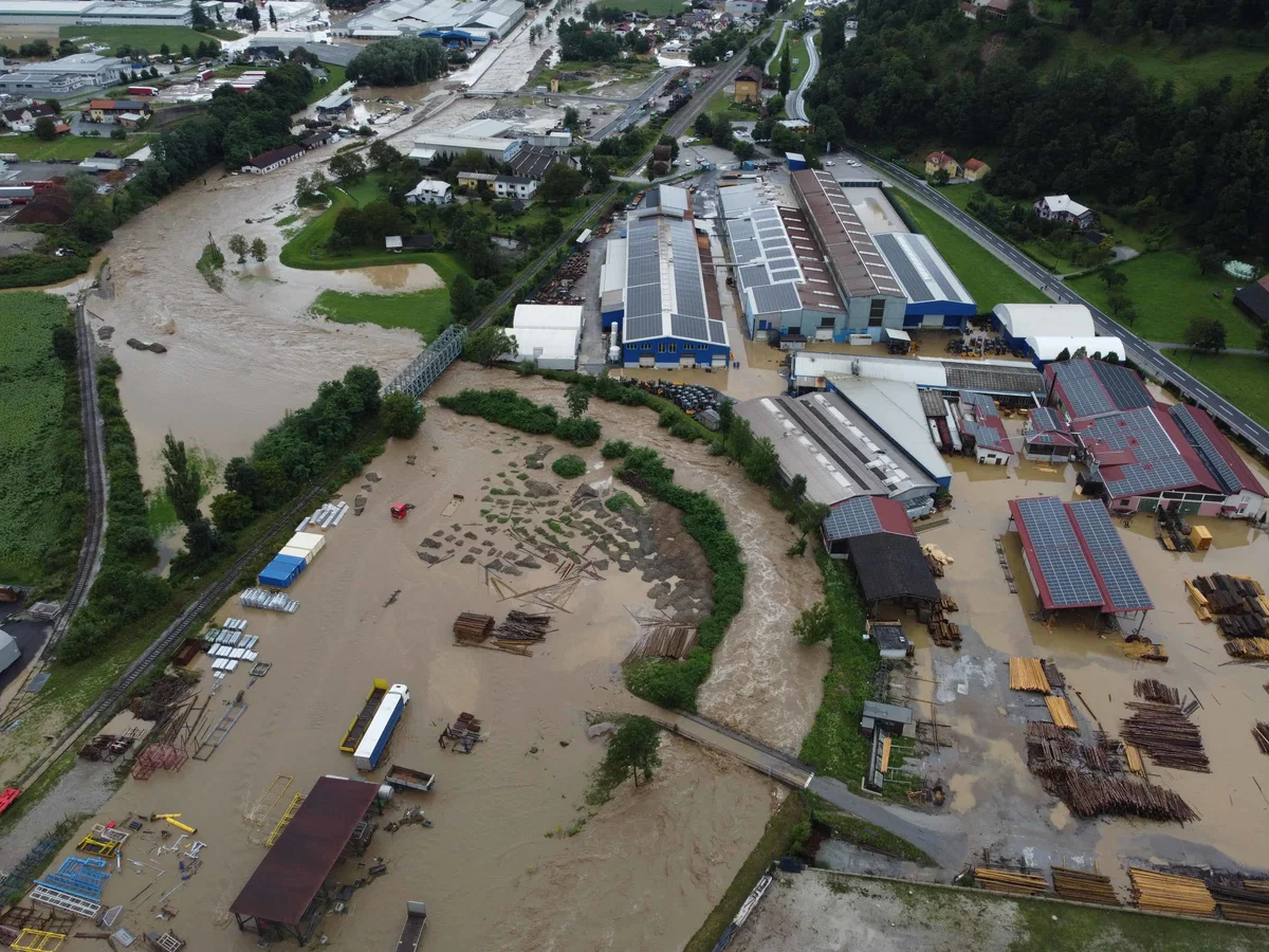 APOKALIPTIČNI POGLED na Otiški Vrh
