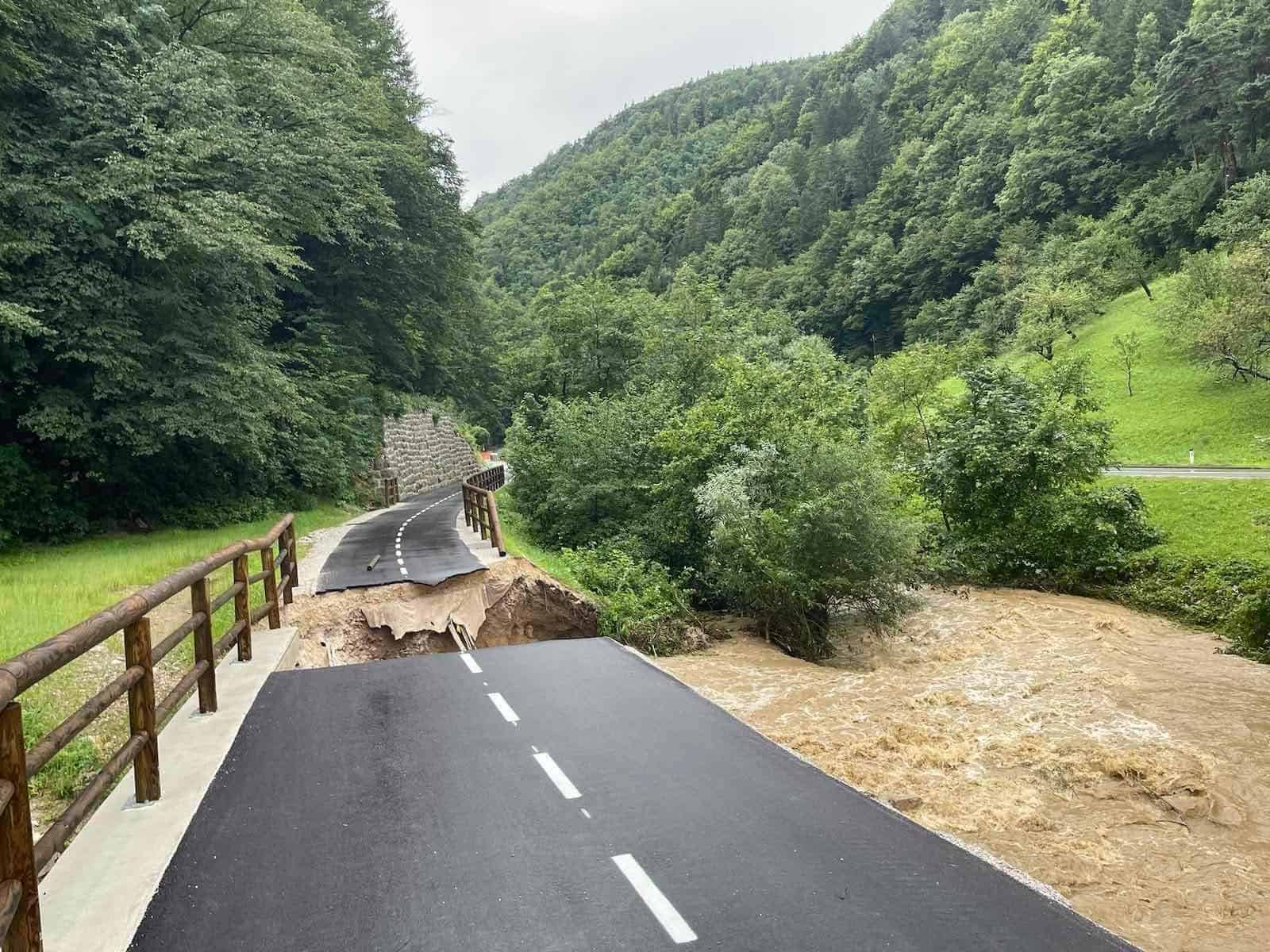 Siloviti nalivi niso prizanesli niti novi kolesarski povezavi Velenje-Mislinja