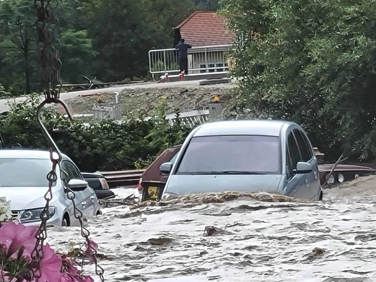 Predlog interventnega zakona prinaša dolg seznam ukrepov po ujmi
