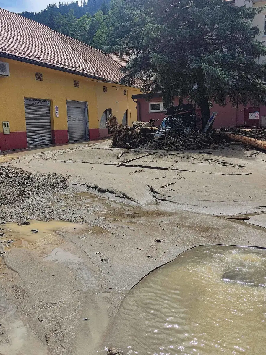 Vlada s prvimi ukrepi za pomoč po poplavah