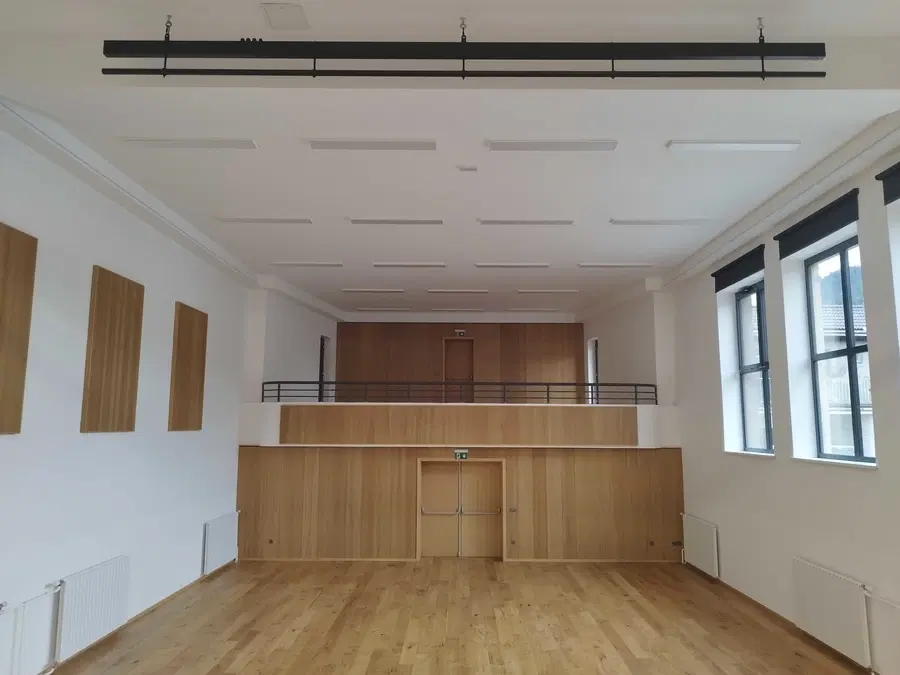 »NA STIČIŠČU TREH DOLIN«