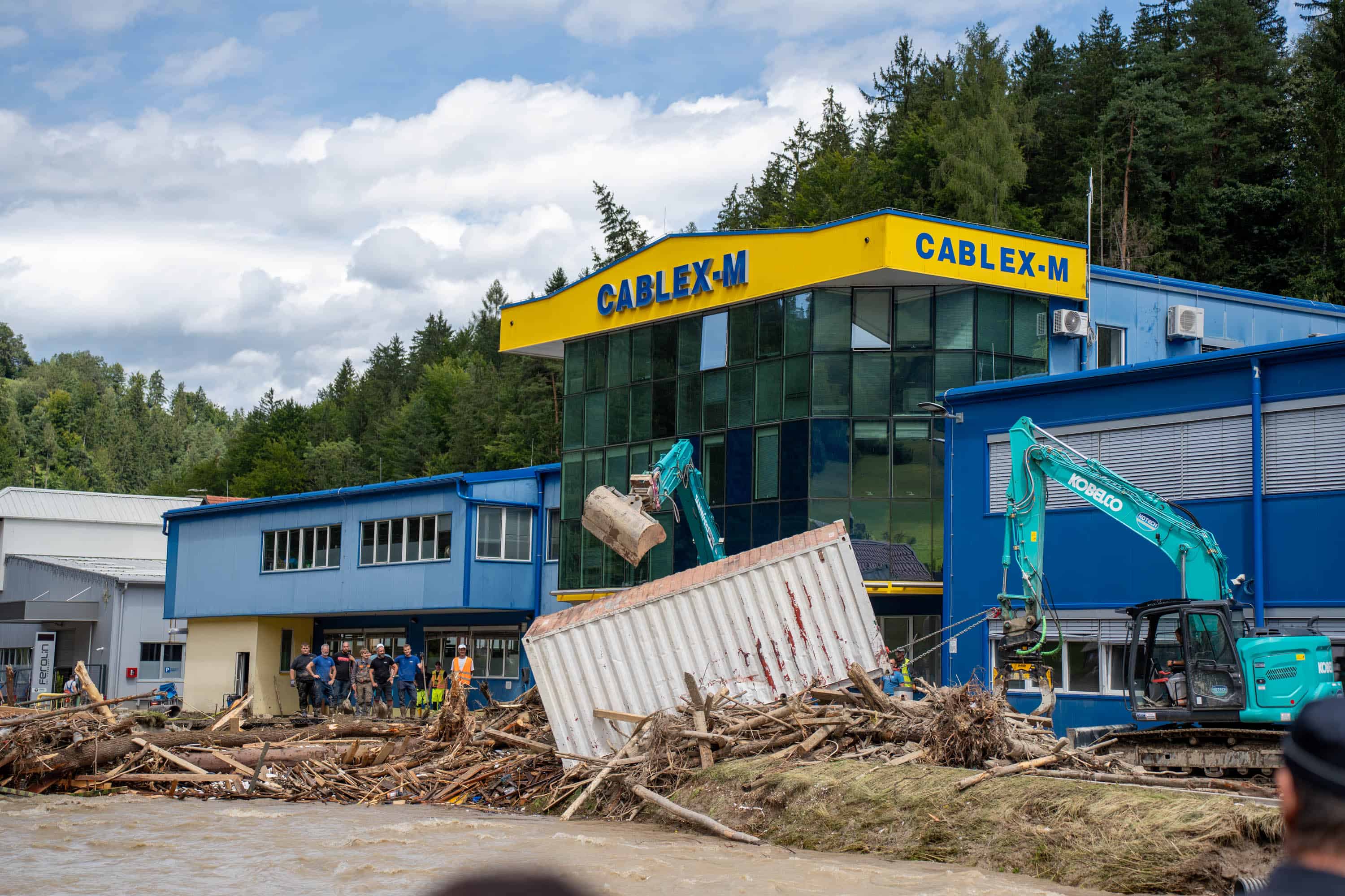 Pomoč zaposlenim in podjetjem zaradi poplav
