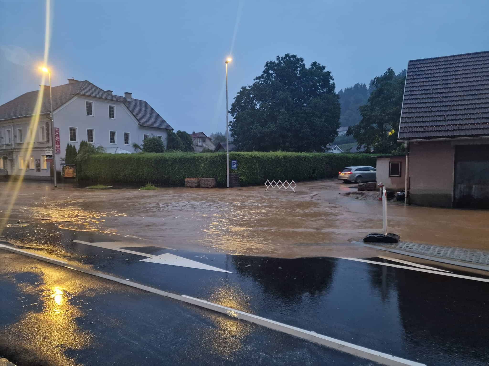 V Dravogradu in na Prevaljah so izredne razmere. Sprožene sirene za splošno nevarnost