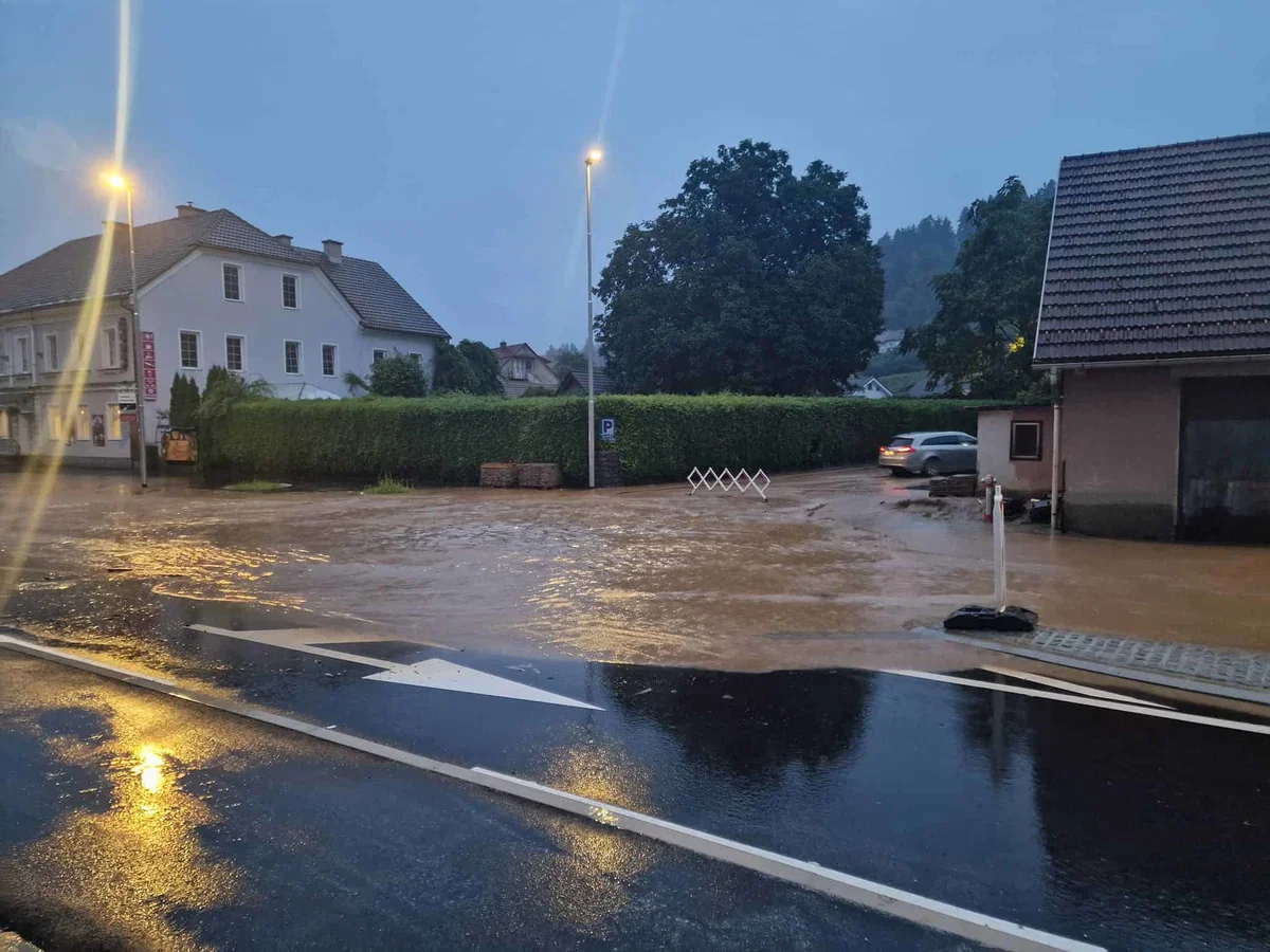 V Dravogradu in na Prevaljah so izredne razmere. Sprožene sirene za splošno nevarnost