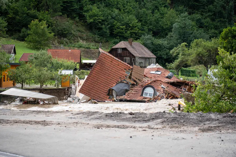 VIDEO in FOTO: Župan Tasič: Stanje je kaotično, evakuirali smo več naselij