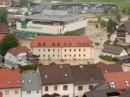 Na Ravnah obvezna varčna raba ter prekuhavanje vode, gorivo le za interventne ekipe 