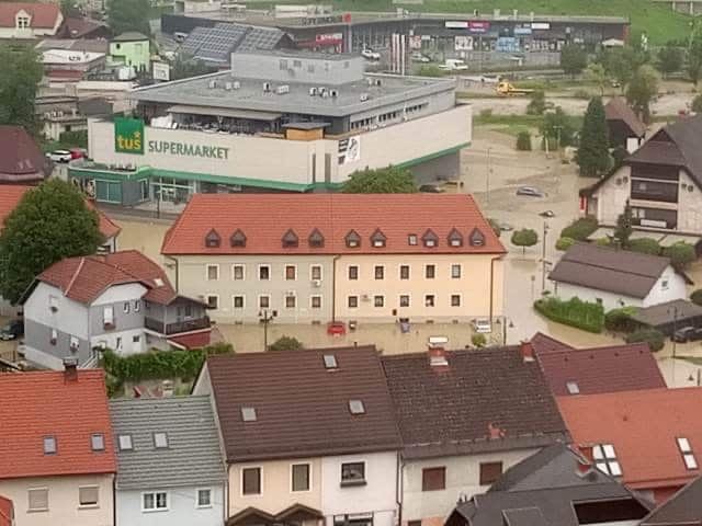 Na Ravnah obvezna varčna raba ter prekuhavanje vode, gorivo le za interventne ekipe 