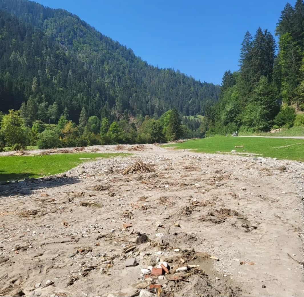 Dobrodošli prostovoljci ta konec tedna v Črni. Pomoč je potrebna pri čiščenju travniških površin