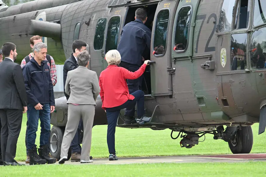 V občini Črna na Koroškem še nekaj območij prometno odrezanih, danes jo je obiskala tudi predsednica Evropske komisije