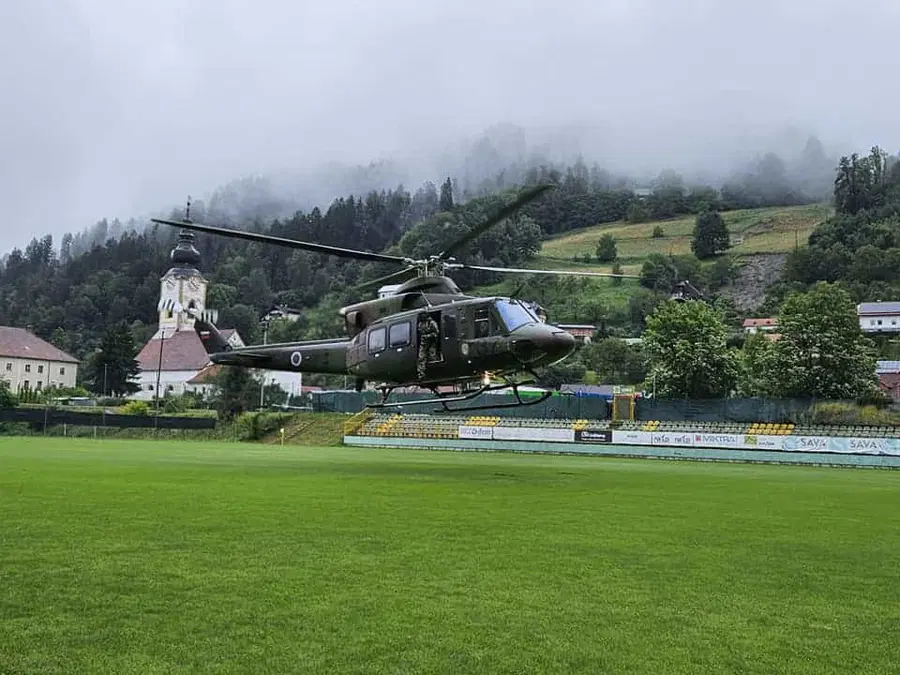 V Črni na Koroškem in celi Mežiški dolini stanje še vedno zelo resno, pomoč prihaja, teren pa je težko dostopen
