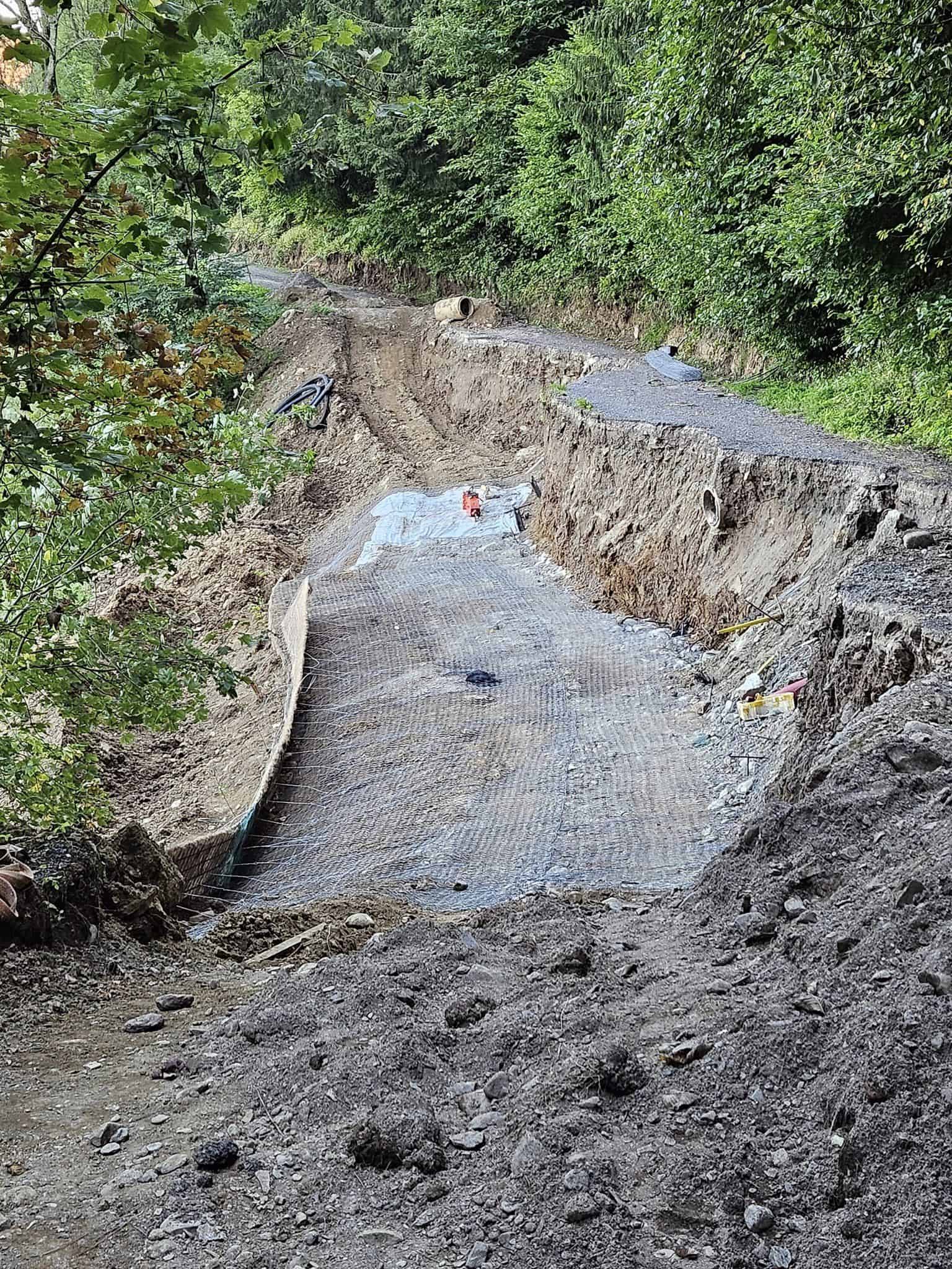 Cesta Dravograd-Trbonje in železnica proti Avstriji bosta zaprti še nekaj časa