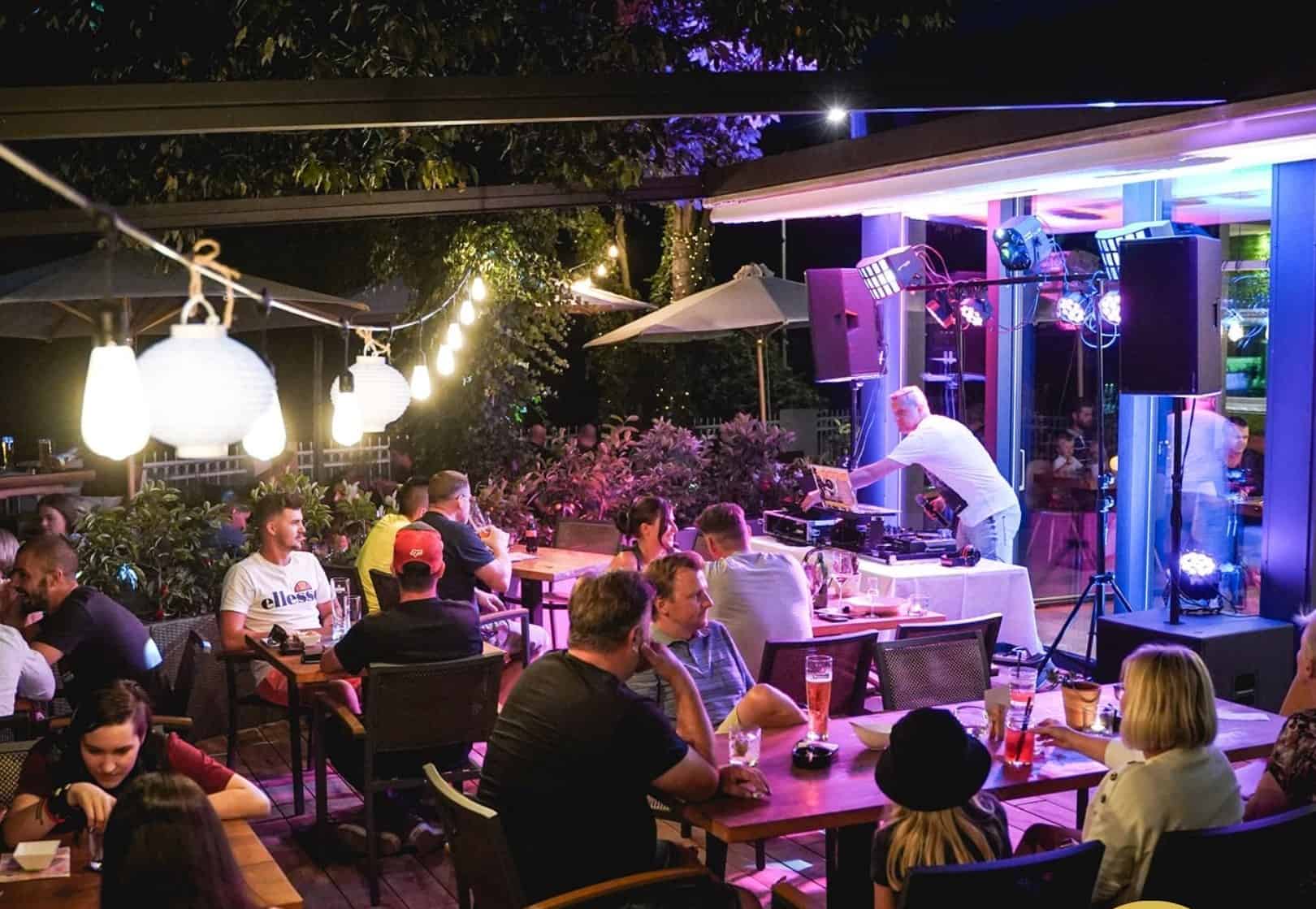 Poletje pod zvezdami pri Ančki: Retro zabava z DJ Kiracha