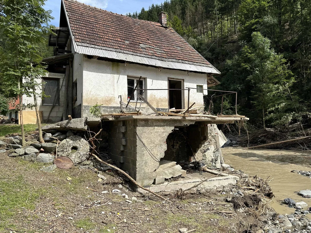 Ob umirjanju hidroloških razmer nadaljevanje sanacije in zbiranje pomoči