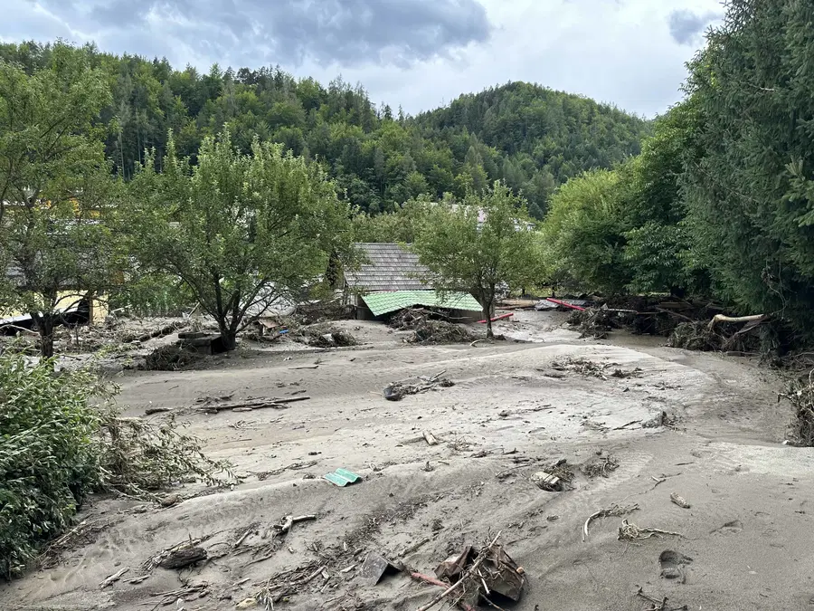 Foto: Posredujemo aktualne informacije iz Mežice. Posijal je prvi sončni žarek upanja