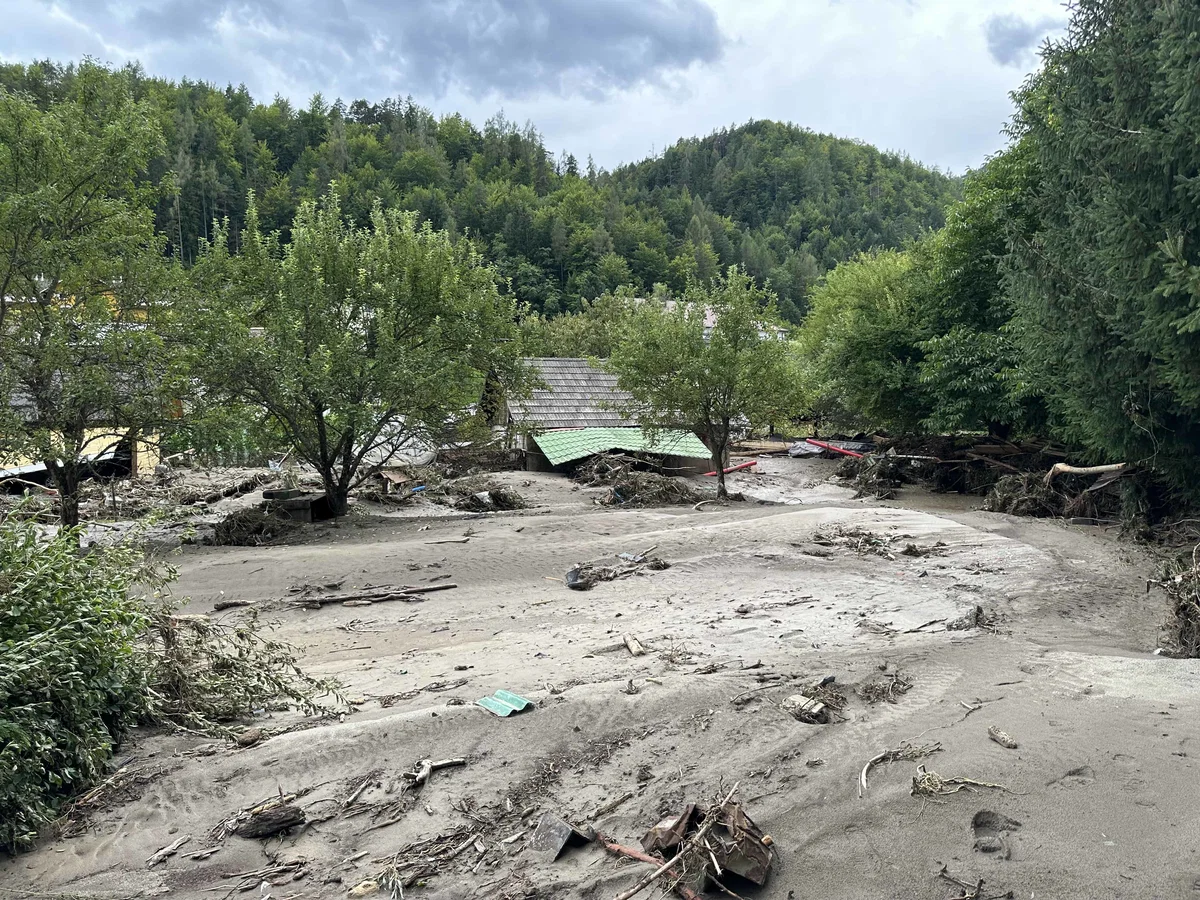 Foto: Posredujemo aktualne informacije iz Mežice. Posijal je prvi sončni žarek upanja