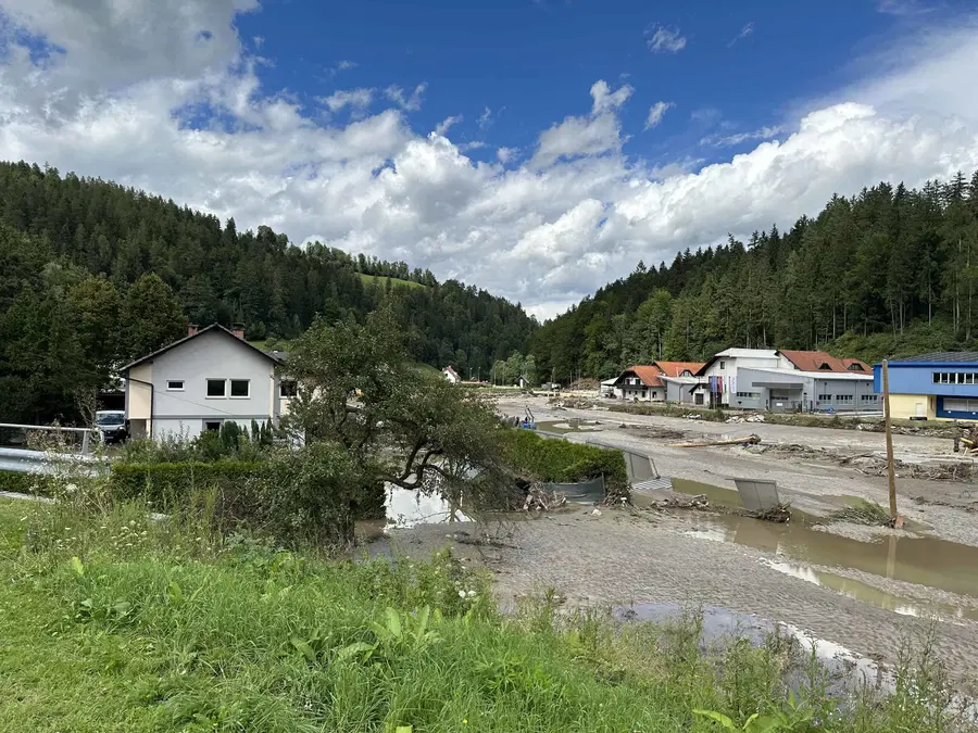 V interventnem zakonu izstopata solidarnostna sobota in obvezni prispevek