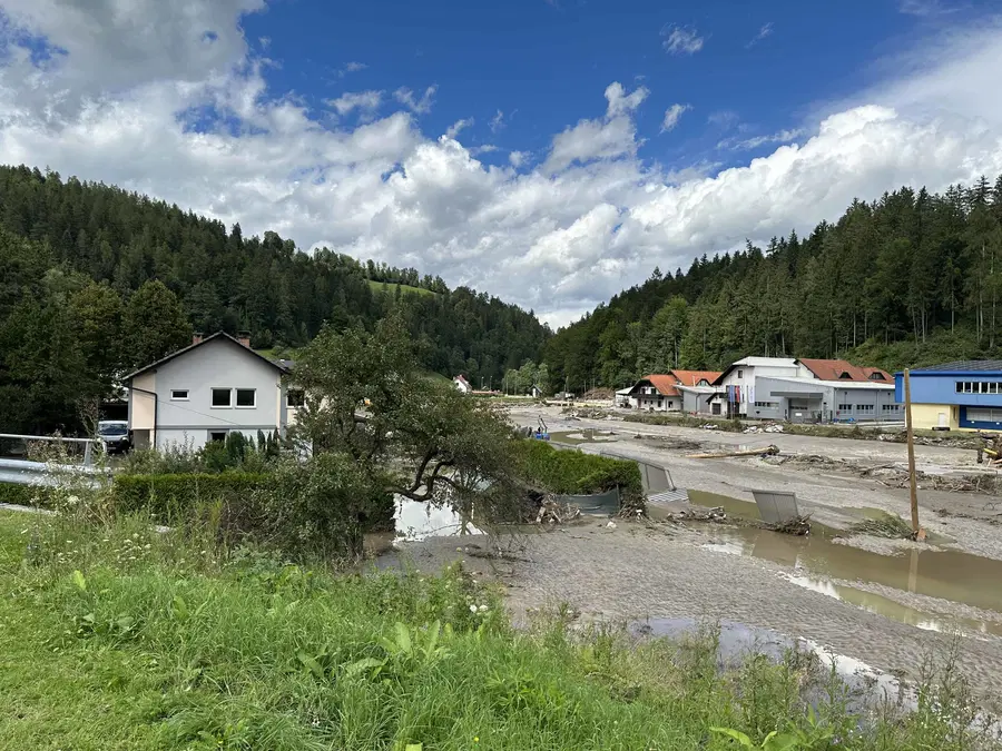 Tudi minula noč v znamenju odpravljanja posledic poplav