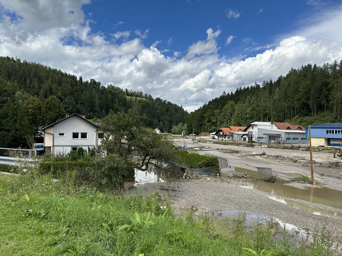 Tudi minula noč v znamenju odpravljanja posledic poplav