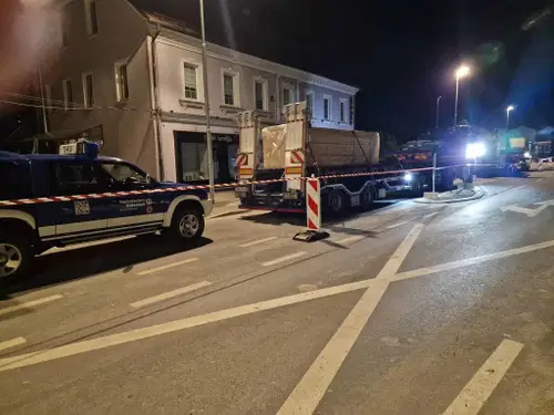 Na Prevaljah začeli postavljati most, kmalu odprtje ceste med Dravogradom in Ravnami
