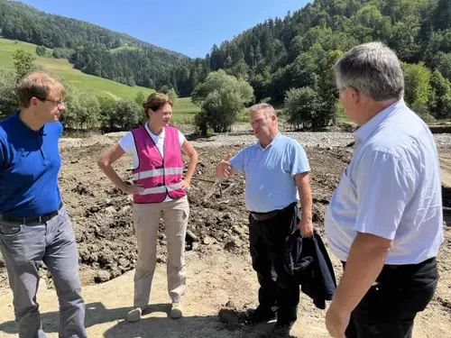 Občino Ravne na Koroškem je obiskala tudi ministrica za infrastrukturo Alenka Bratušek