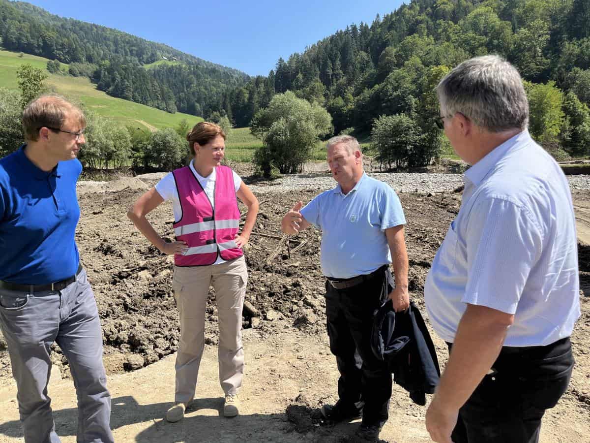 Občino Ravne na Koroškem je obiskala tudi ministrica za infrastrukturo Alenka Bratušek