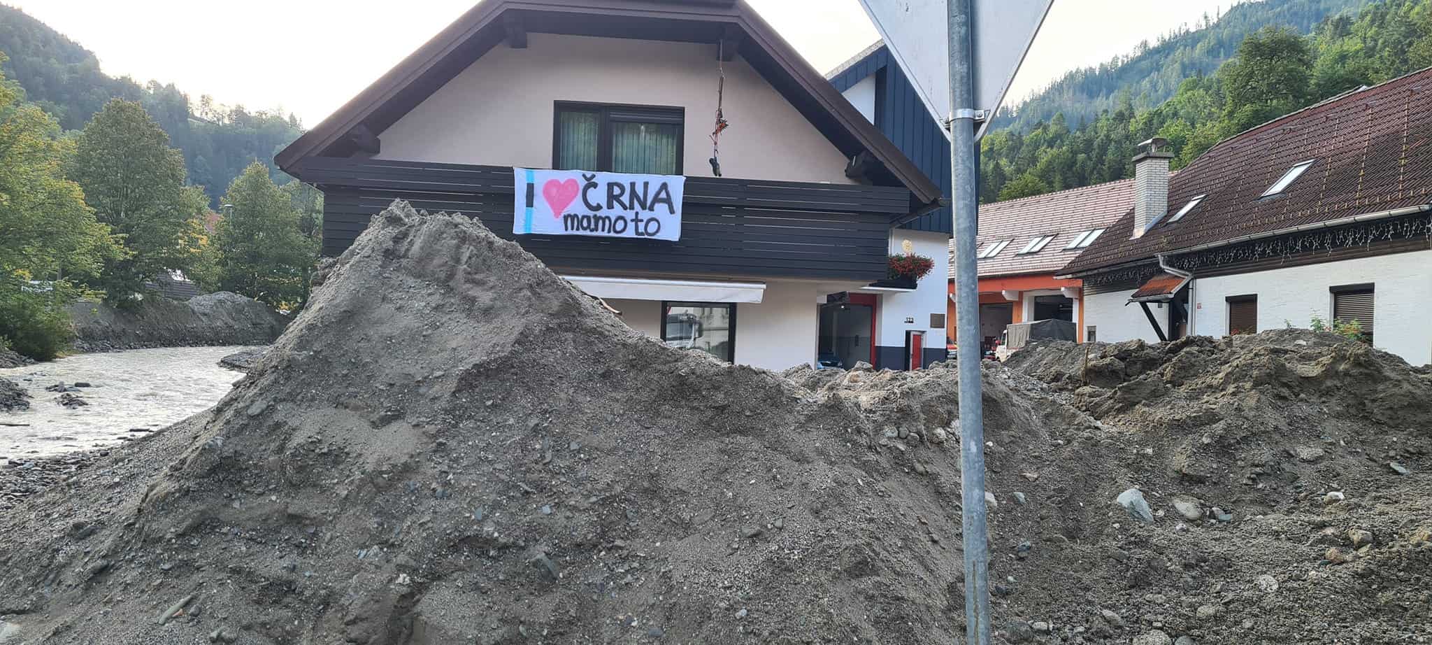 Iz Črne še naprej pozivi po dodatni mehanizaciji in zahteve po strokovni sanaciji