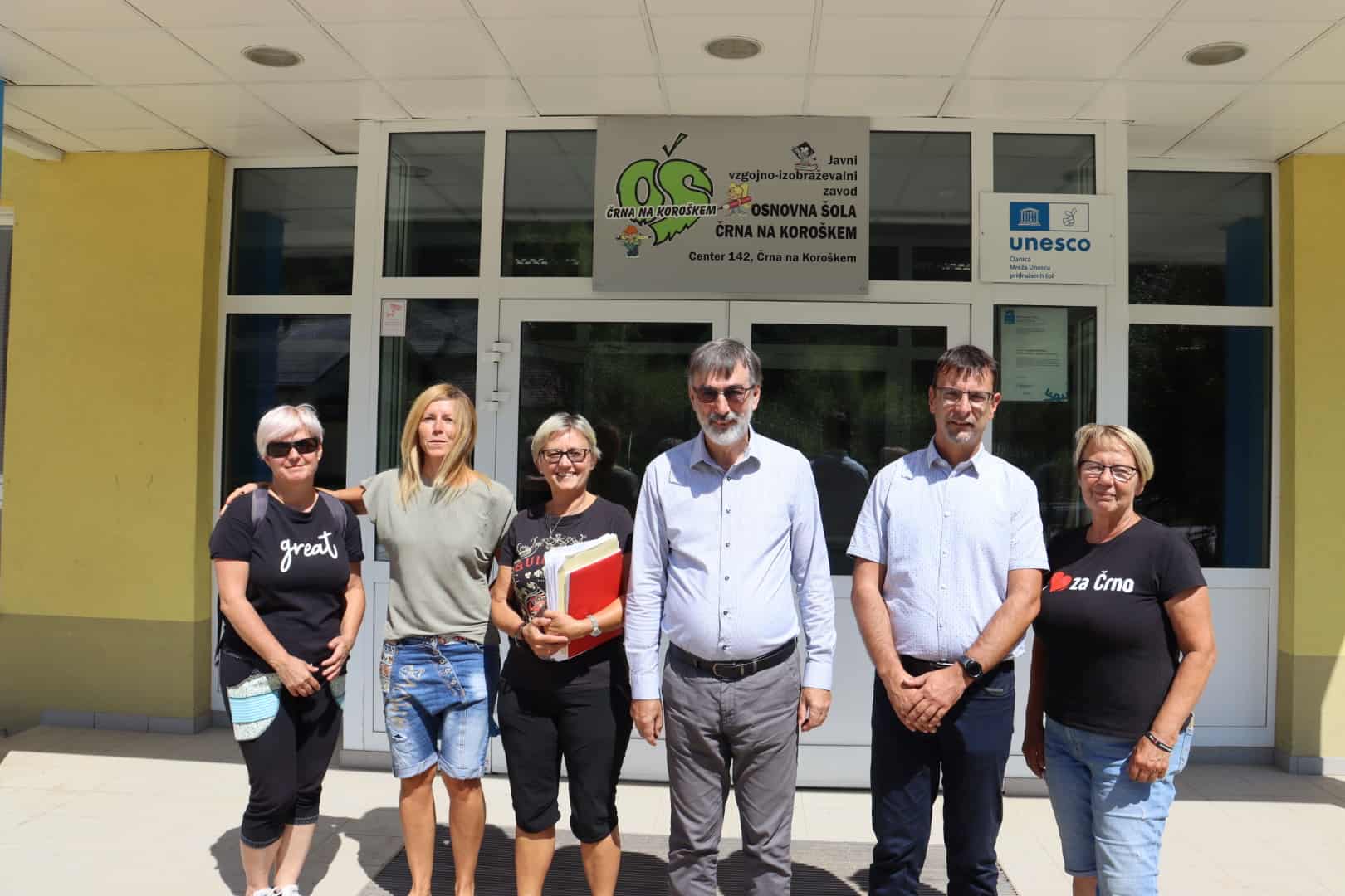 Minister Felda je obiskal osnovni šoli v koroški regiji (FOTO)