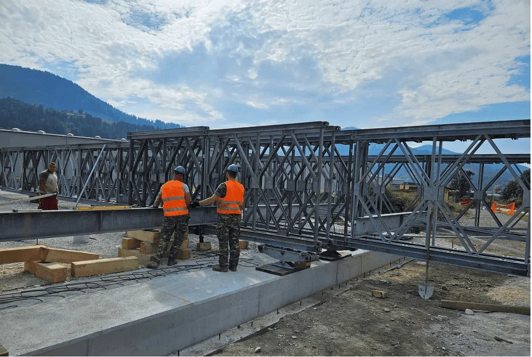 Most pri Otiškem Vrhu predvidoma odprt popoldne, v Mežici bodo tujci postavili dva