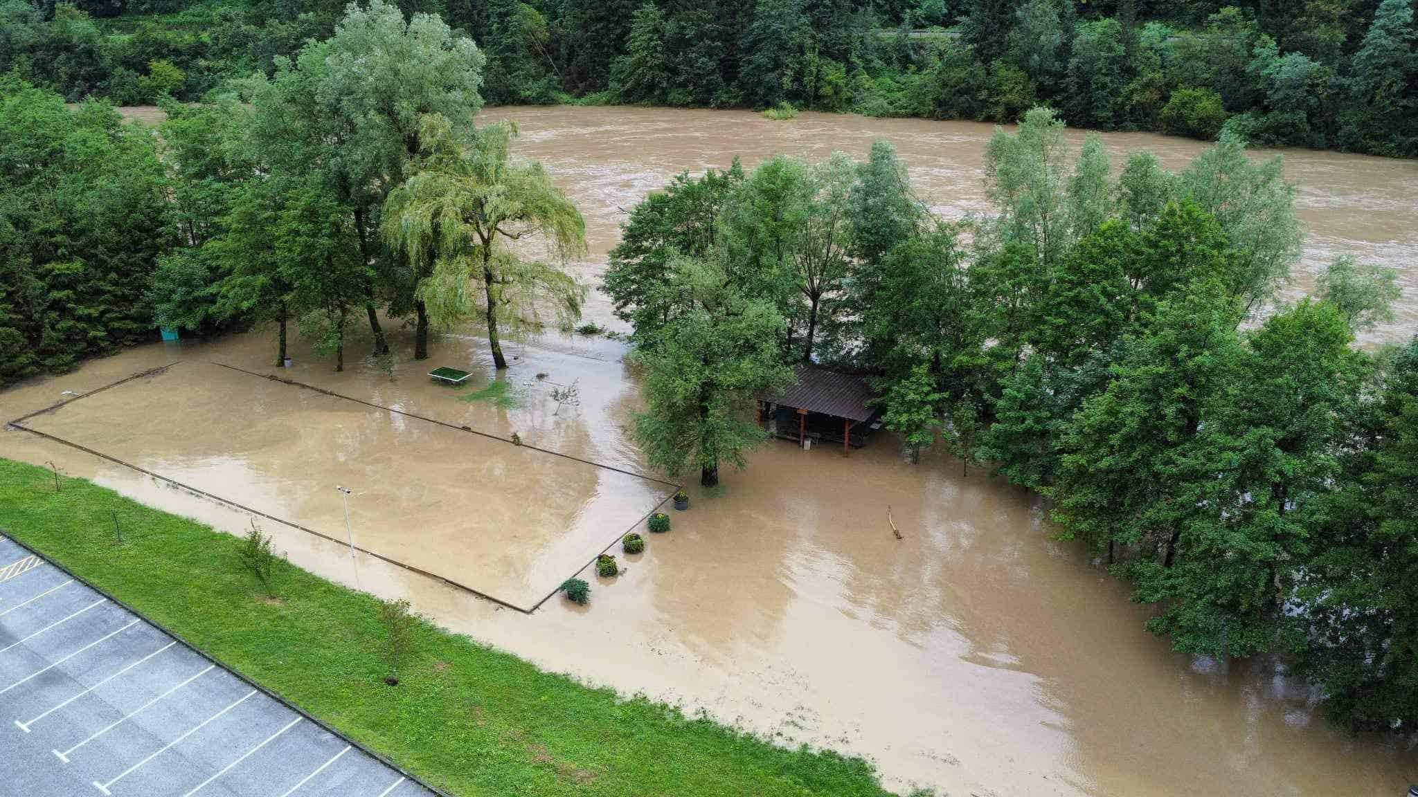 FOTO: Tudi Občina Podvelka pod vodo