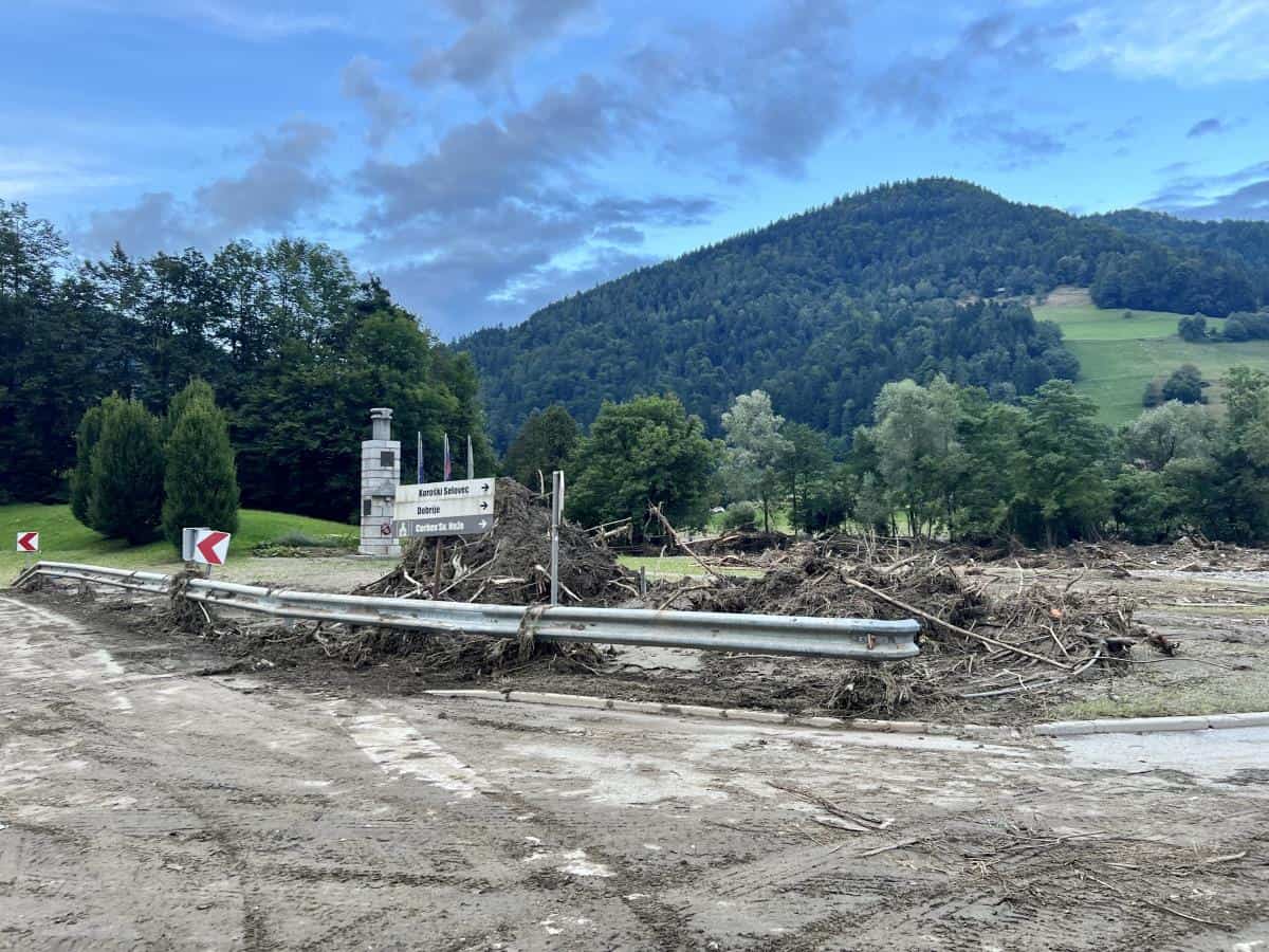 Popolna zapora ceste Ravne - Dravograd ter Dravograd - Libeliče