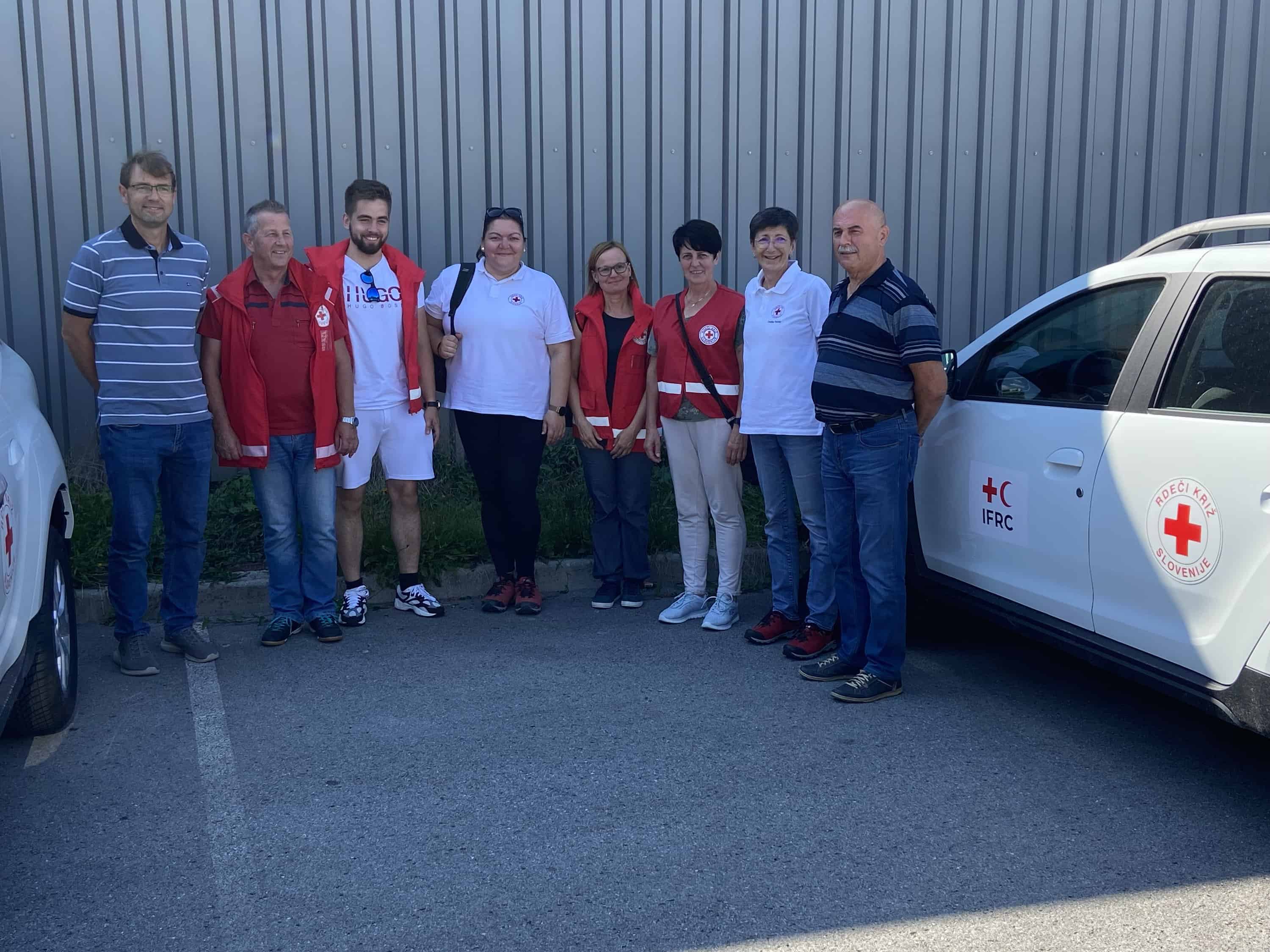 IFRC Rdečemu križu Slovenije dostavil 5 vozil za lažji dostop do ogroženih območij