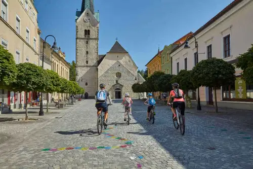 Vaše mnenje šteje - sodelujte in izpolnite anketo o trajnostnem turizmu v Slovenj Gradcu
