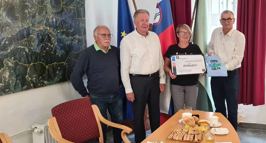 Prijateljstvo ne pozna meja. Občina Šolta donirala Črni na Koroškem 20.000 evrov