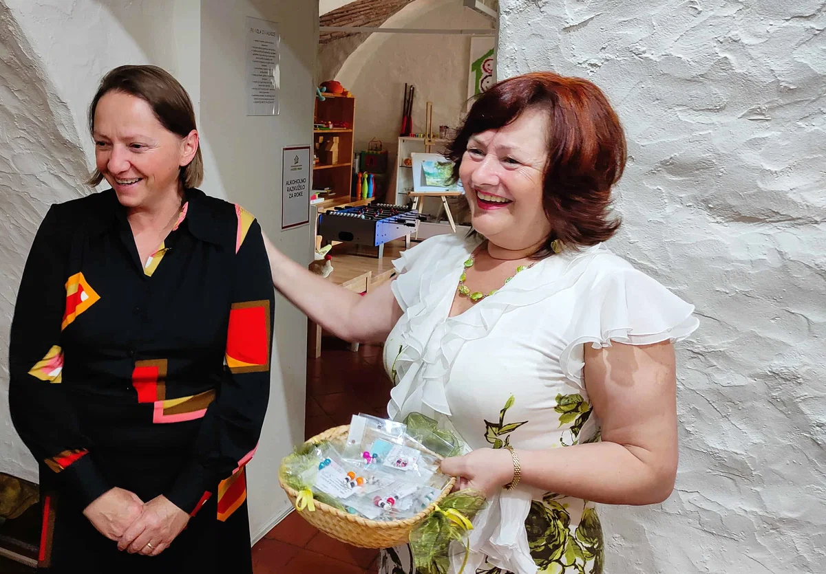 Člani in članice Zavoda Risa so pomahali poletju v slovo ob prijetnem druženju