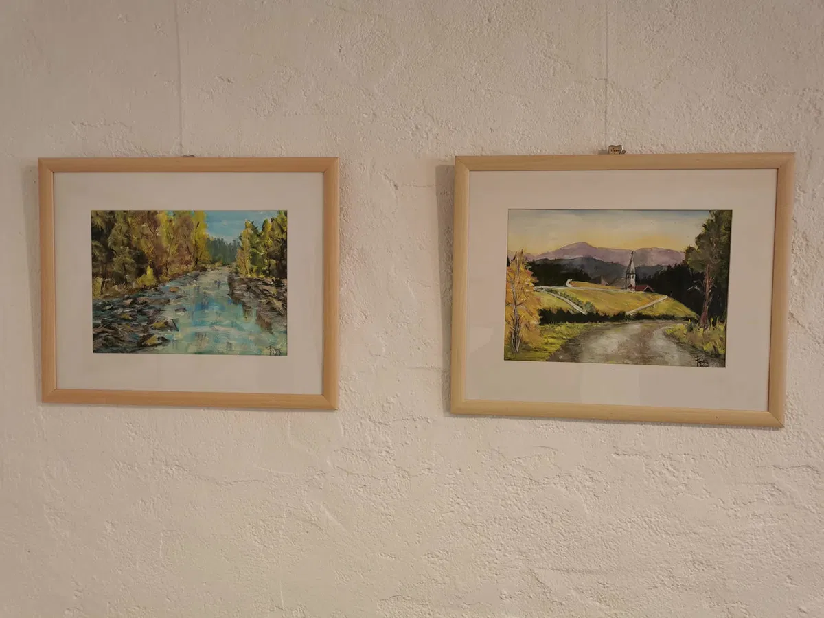 V prostorih Infopisarne Dravograd je na ogled razstava akvarelov avtorja Franja Maroška