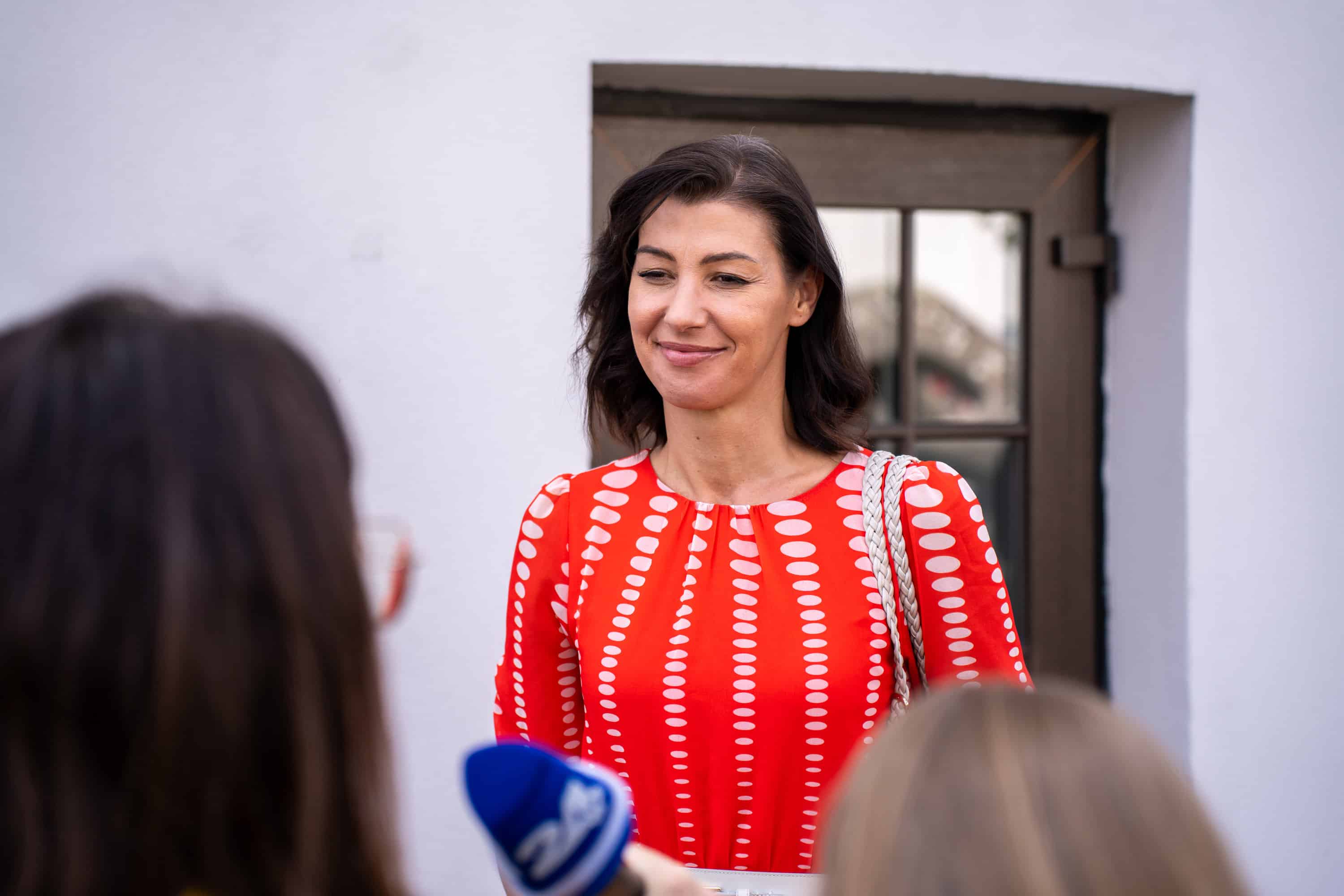 Na mizo premierja Goloba predvidoma končne ugotovitve Švarc Pipan o nakupu stavbe na Litijski