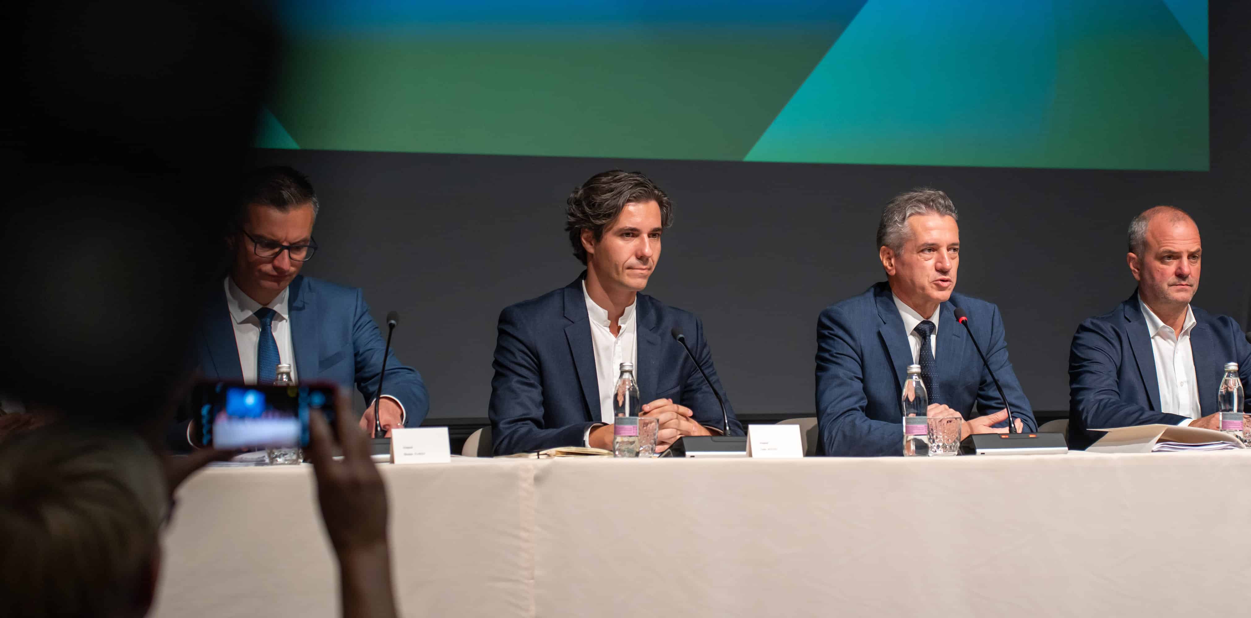 Mesec za STA: Upokojenci bodo v prihodnje s svojo pokojnino lahko živeli