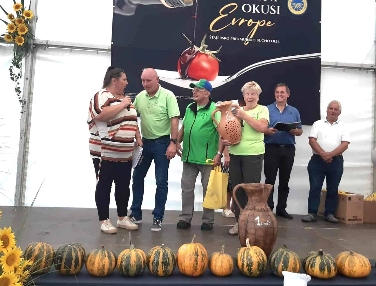 Turistično društvo Mislinja osvojilo 2. mesto v kuhanju bučnega golaža v Središču ob Dravi (FOTO)