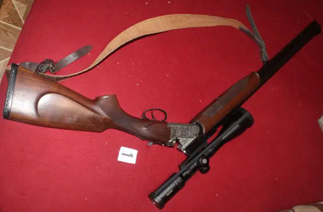 Policisti v Radljah ob Dravi zasegli več kosov orožja